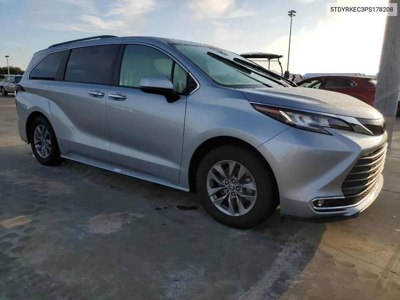 5TDYRKEC3PS178208 2023 Toyota Sienna Xle