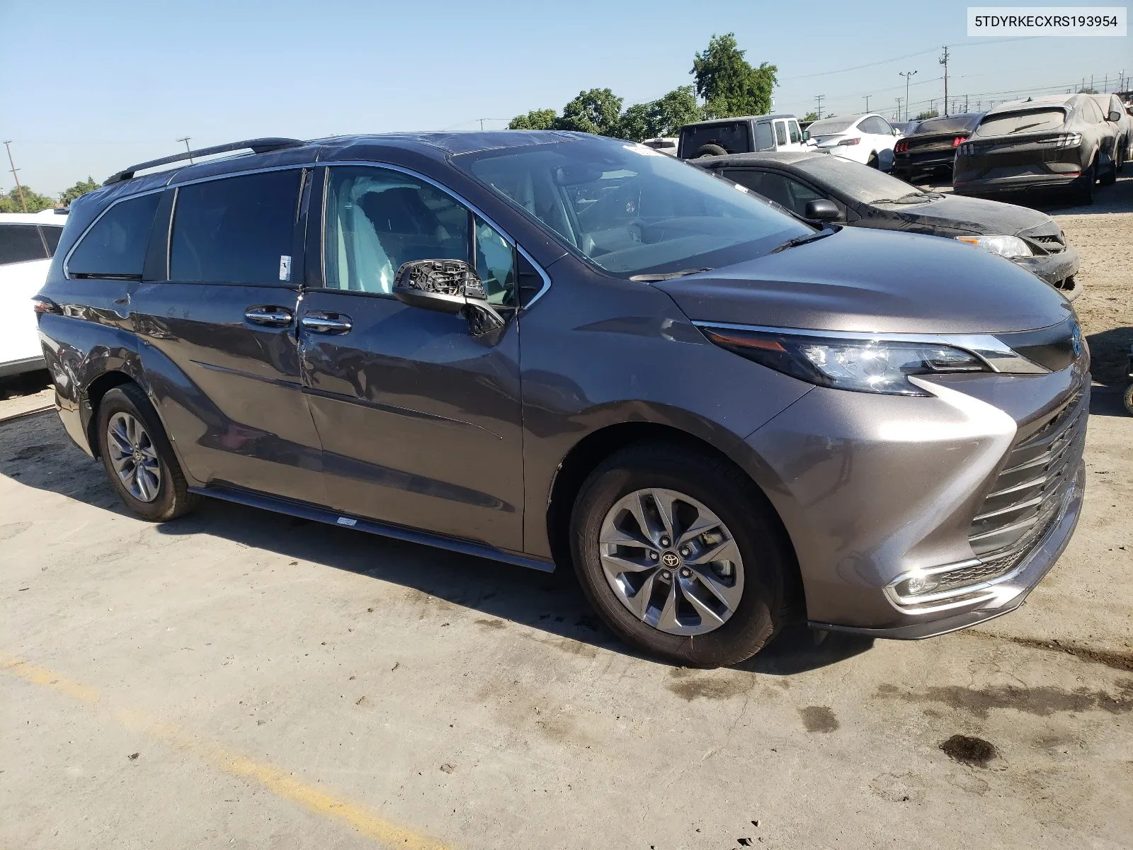 5TDYRKECXRS193954 2024 Toyota Sienna Xle