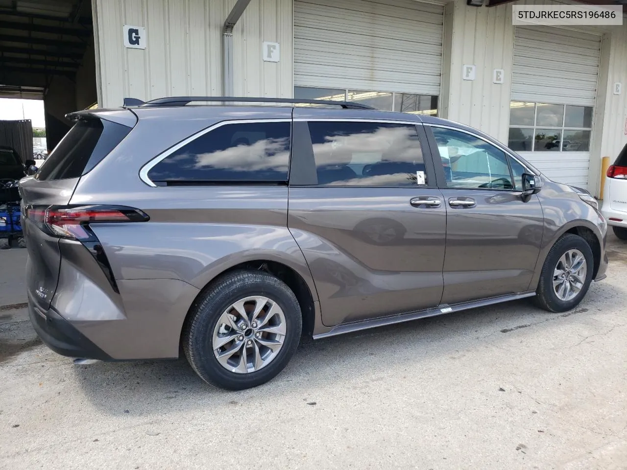 2024 Toyota Sienna Xle VIN: 5TDJRKEC5RS196486 Lot: 68081034