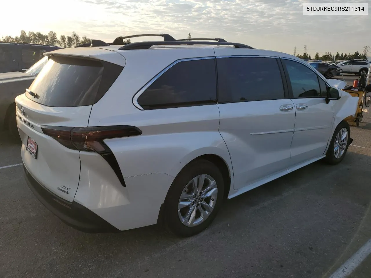 5TDJRKEC9RS211314 2024 Toyota Sienna Xle