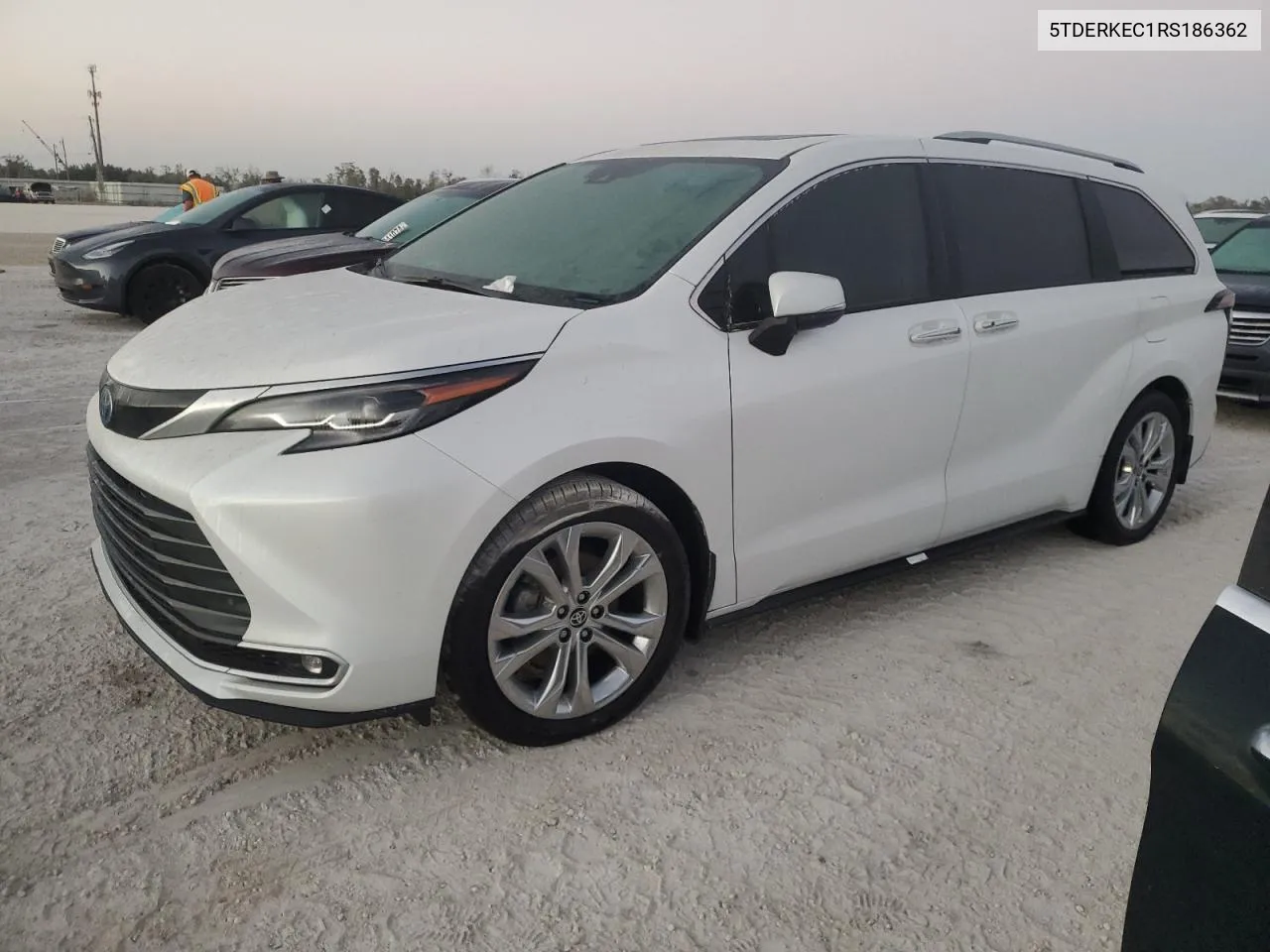 5TDERKEC1RS186362 2024 Toyota Sienna Limited