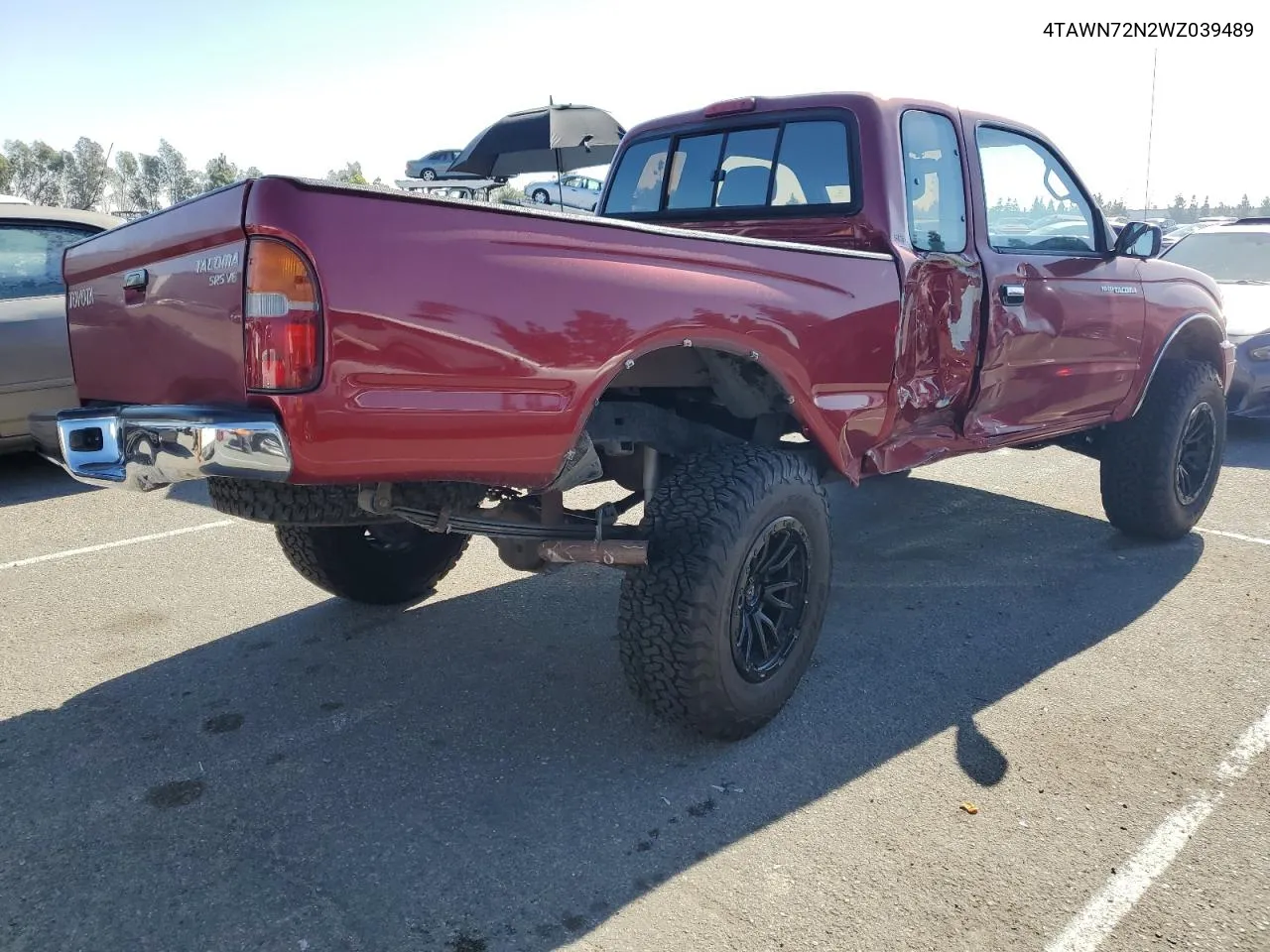 1998 Toyota Tacoma Xtracab VIN: 4TAWN72N2WZ039489 Lot: 79747884