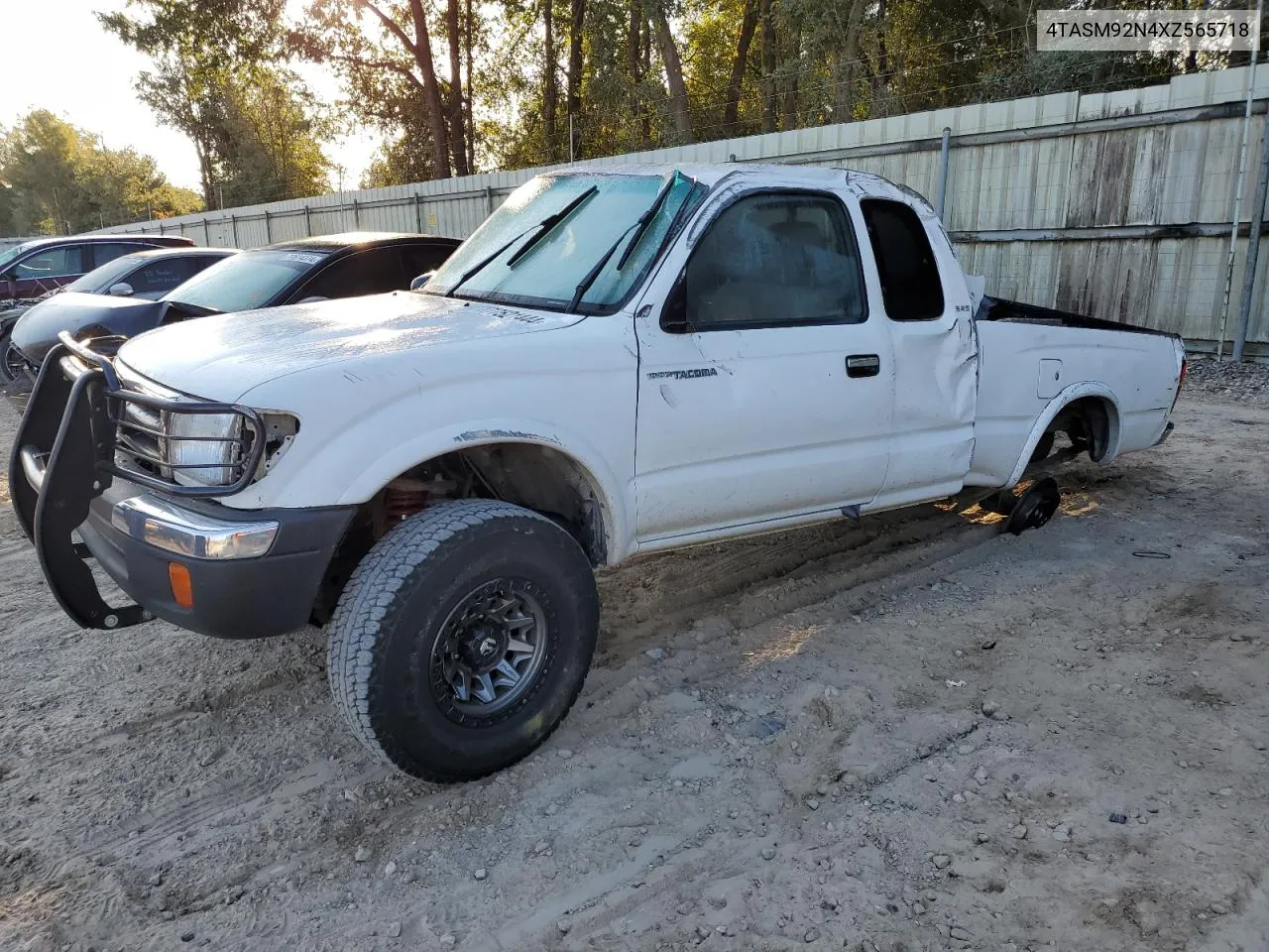 1999 Toyota Tacoma Xtracab Prerunner VIN: 4TASM92N4XZ565718 Lot: 77521444