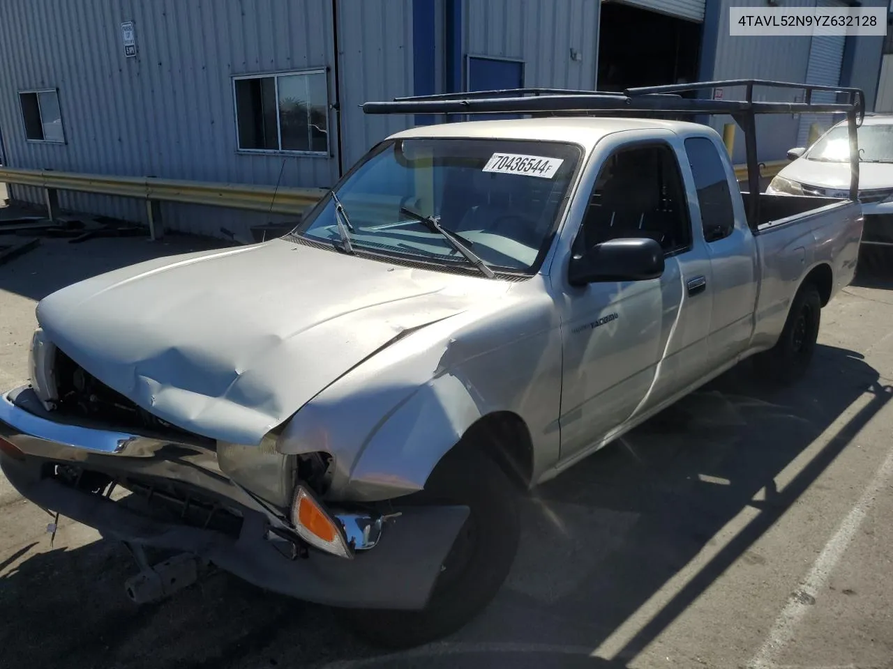 2000 Toyota Tacoma Xtracab VIN: 4TAVL52N9YZ632128 Lot: 70436544