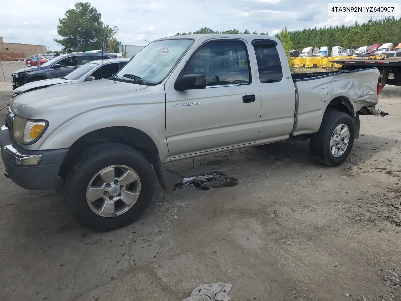 2000 Toyota Tacoma Xtracab Prerunner VIN: 4TASN92N1YZ640907 Lot: 72013704