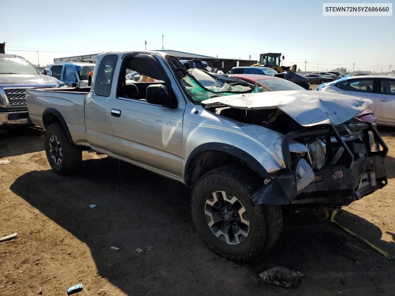 2000 Toyota Tacoma Xtracab VIN: 5TEWN72N5YZ686660 Lot: 72356544