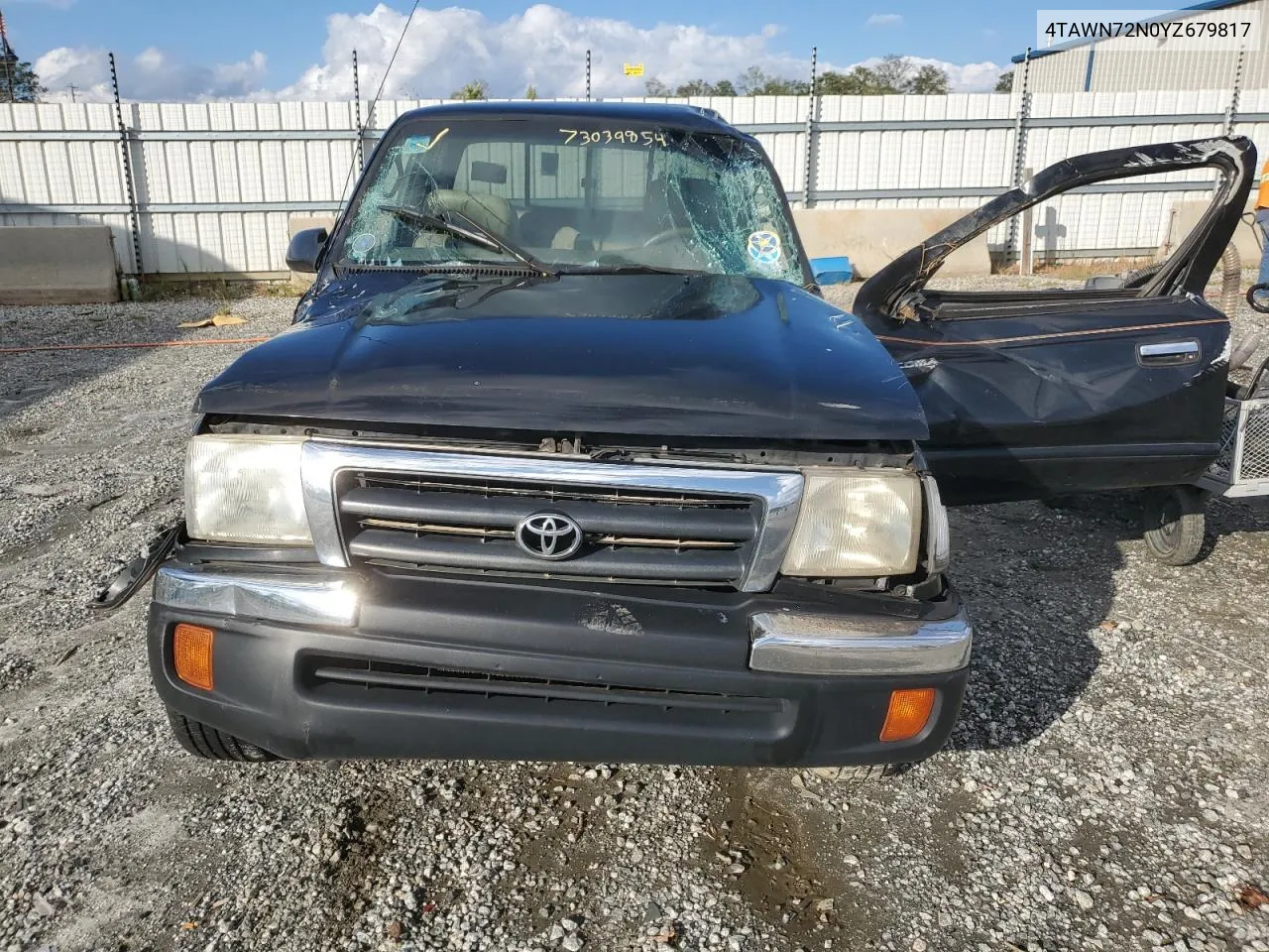 2000 Toyota Tacoma Xtracab VIN: 4TAWN72N0YZ679817 Lot: 73039854