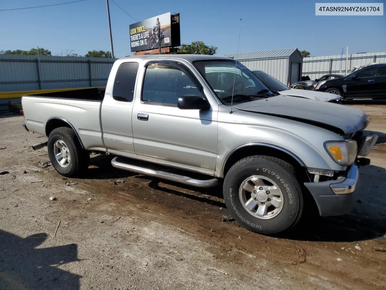 2000 Toyota Tacoma Xtracab Prerunner VIN: 4TASN92N4YZ661704 Lot: 73650654