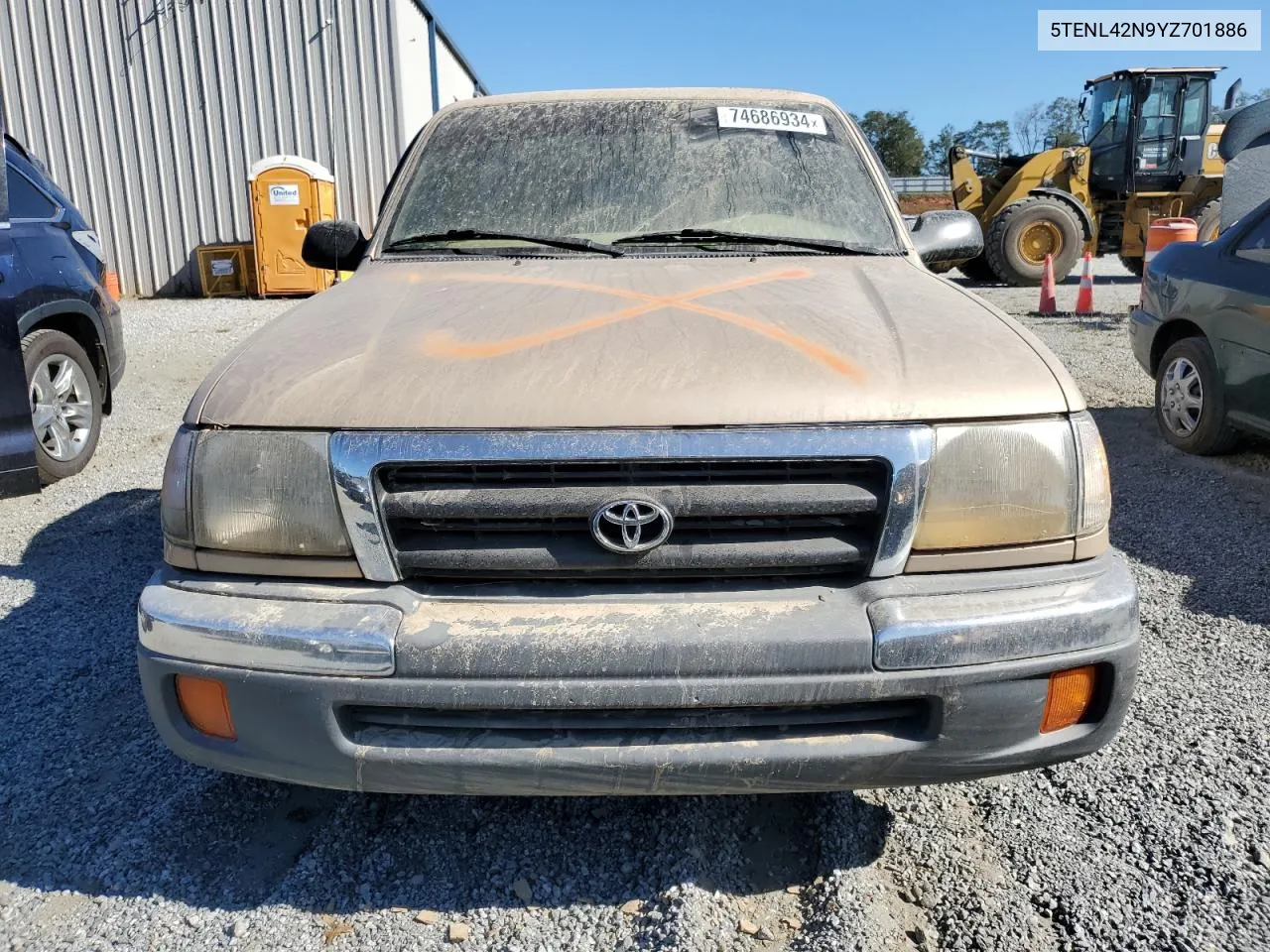 2000 Toyota Tacoma VIN: 5TENL42N9YZ701886 Lot: 74686934