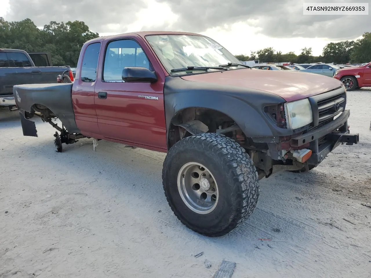 2000 Toyota Tacoma Xtracab Prerunner VIN: 4TASN92N8YZ669353 Lot: 76441584