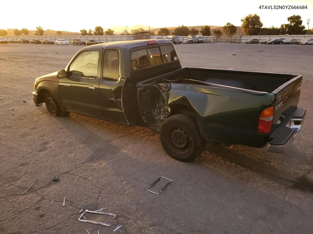 2000 Toyota Tacoma Xtracab VIN: 4TAVL52N0YZ666684 Lot: 76582434