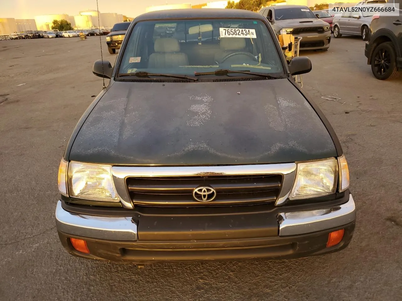 2000 Toyota Tacoma Xtracab VIN: 4TAVL52N0YZ666684 Lot: 76582434