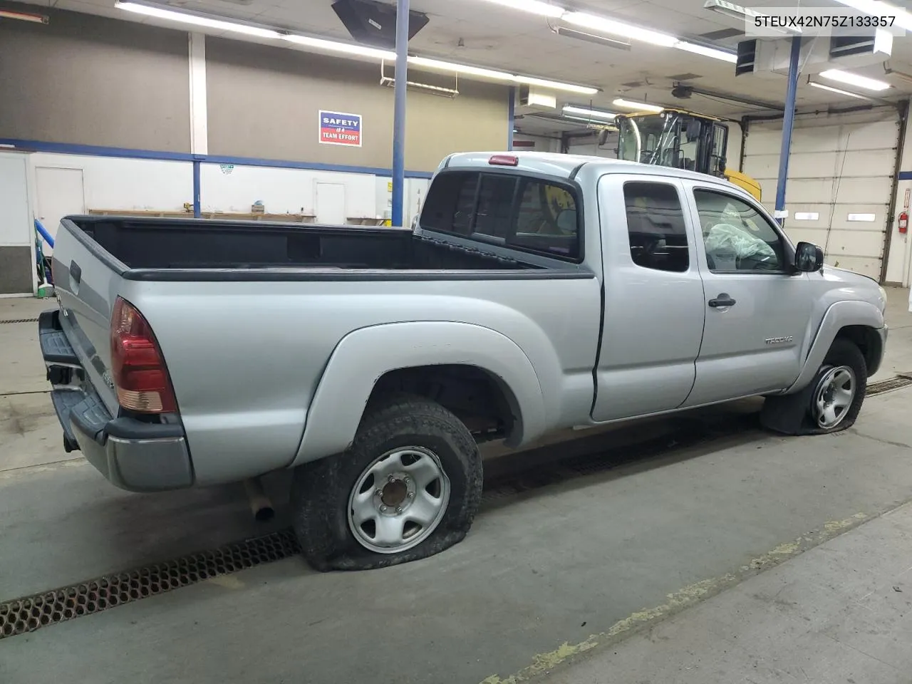 2005 Toyota Tacoma Access Cab VIN: 5TEUX42N75Z133357 Lot: 79927624