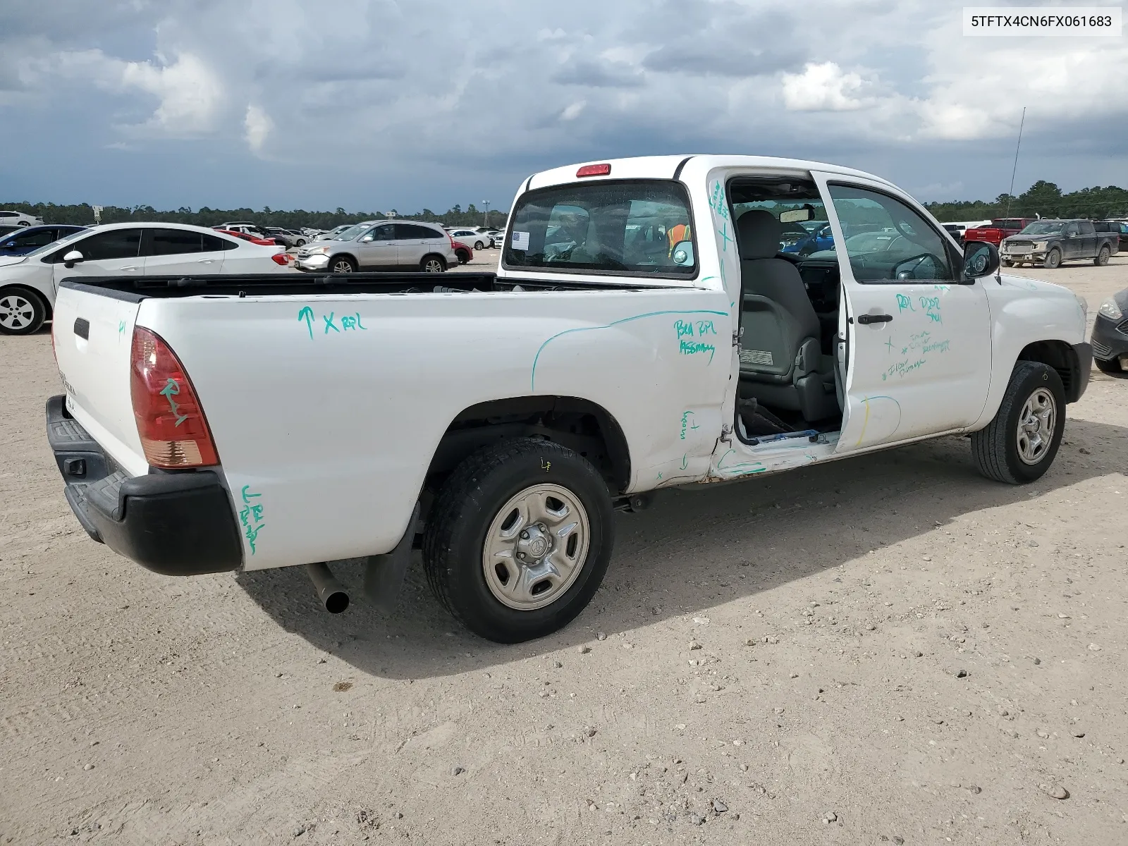 2015 Toyota Tacoma Access Cab VIN: 5TFTX4CN6FX061683 Lot: 64194414