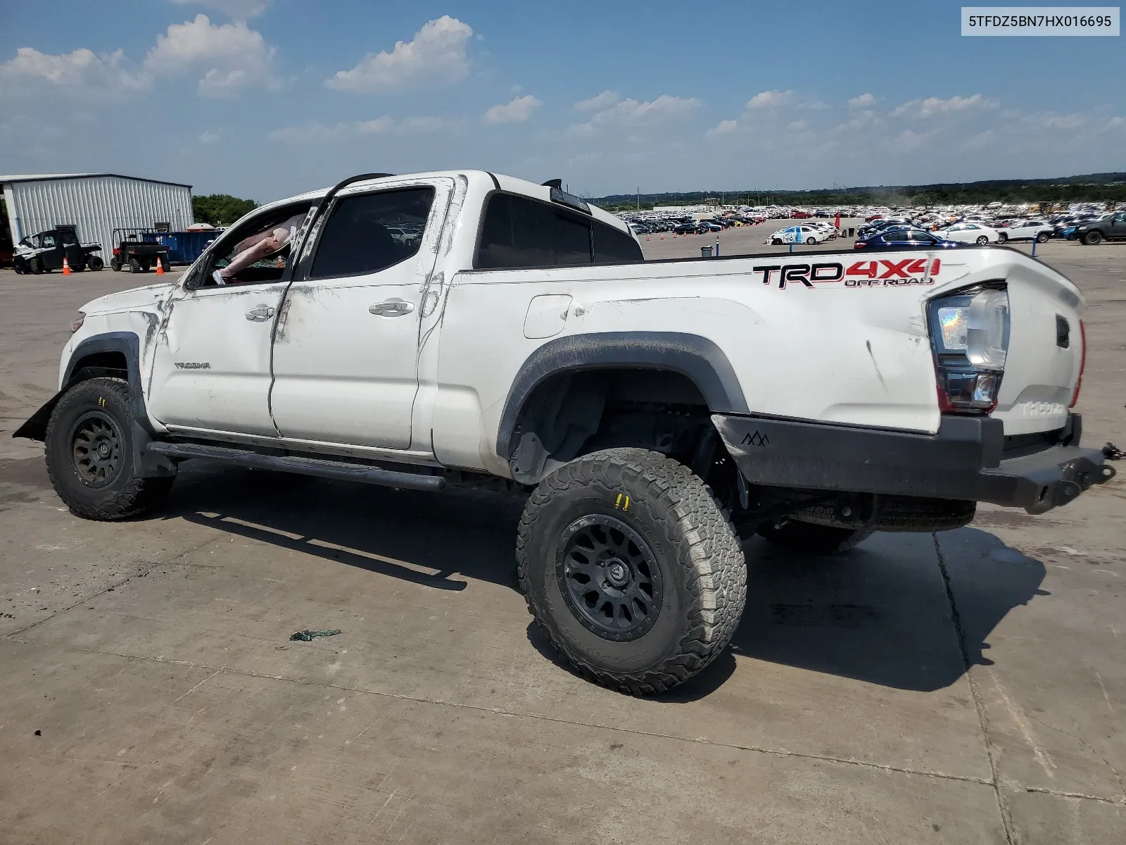 2017 Toyota Tacoma Double Cab VIN: 5TFDZ5BN7HX016695 Lot: 62995444