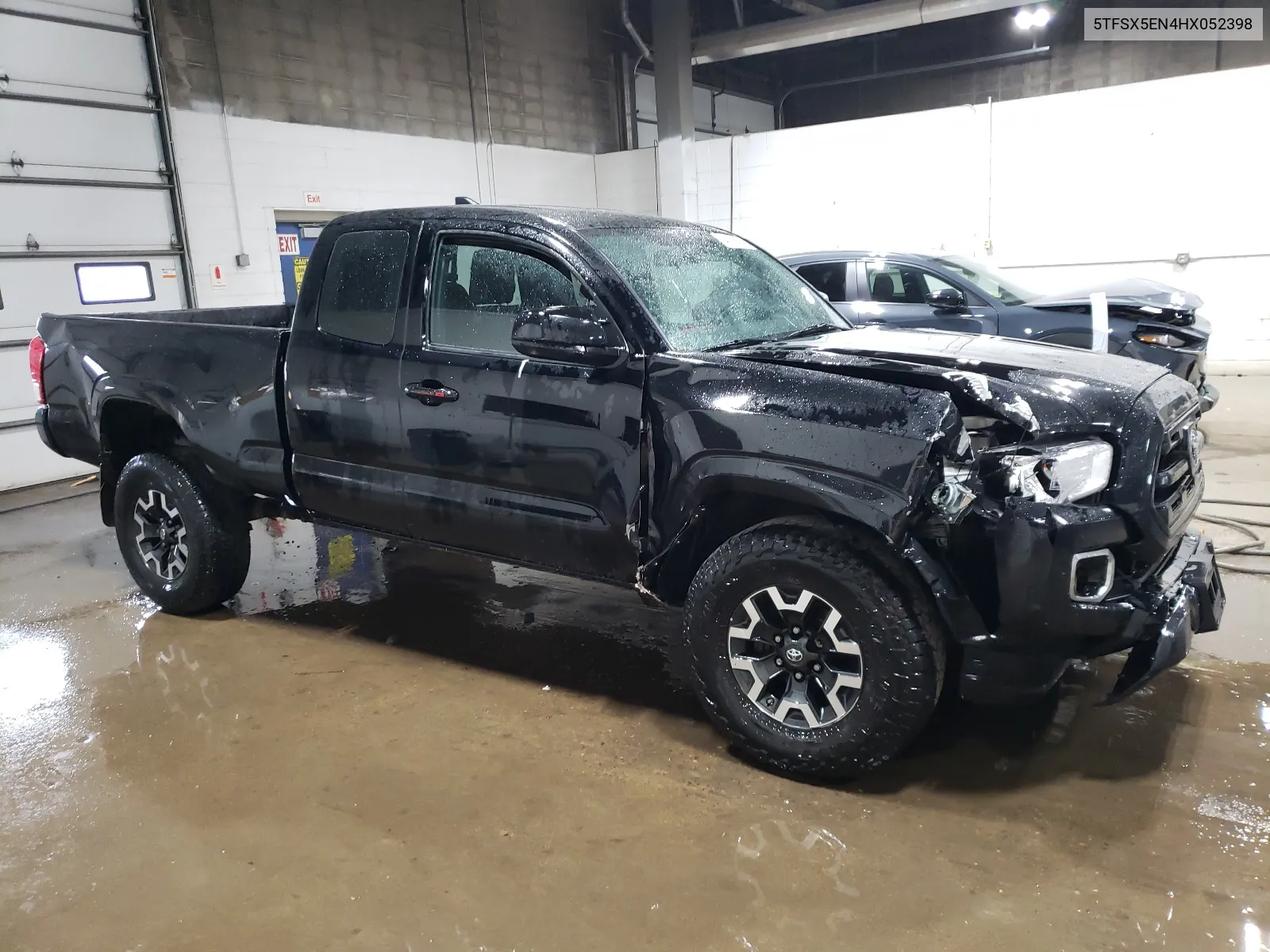 2017 Toyota Tacoma Access Cab VIN: 5TFSX5EN4HX052398 Lot: 64898604