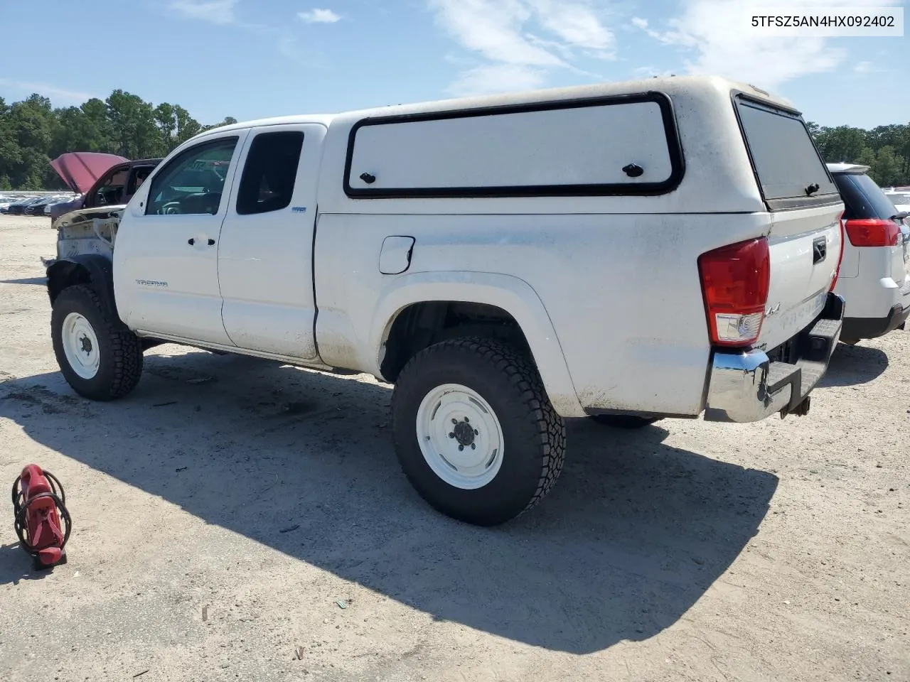 2017 Toyota Tacoma Access Cab VIN: 5TFSZ5AN4HX092402 Lot: 67242224