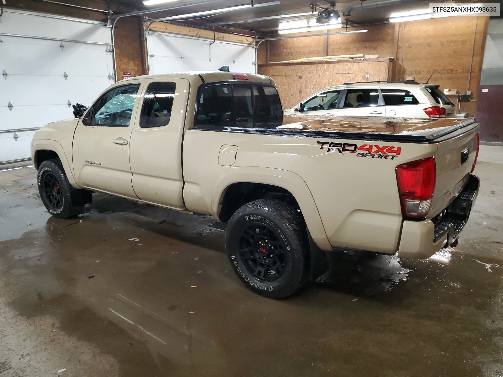 2017 Toyota Tacoma Access Cab VIN: 5TFSZ5ANXHX093635 Lot: 67891324