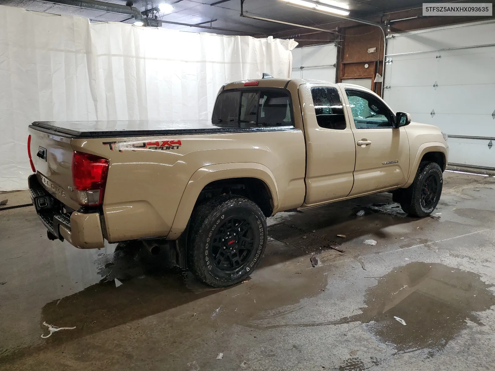 2017 Toyota Tacoma Access Cab VIN: 5TFSZ5ANXHX093635 Lot: 67891324