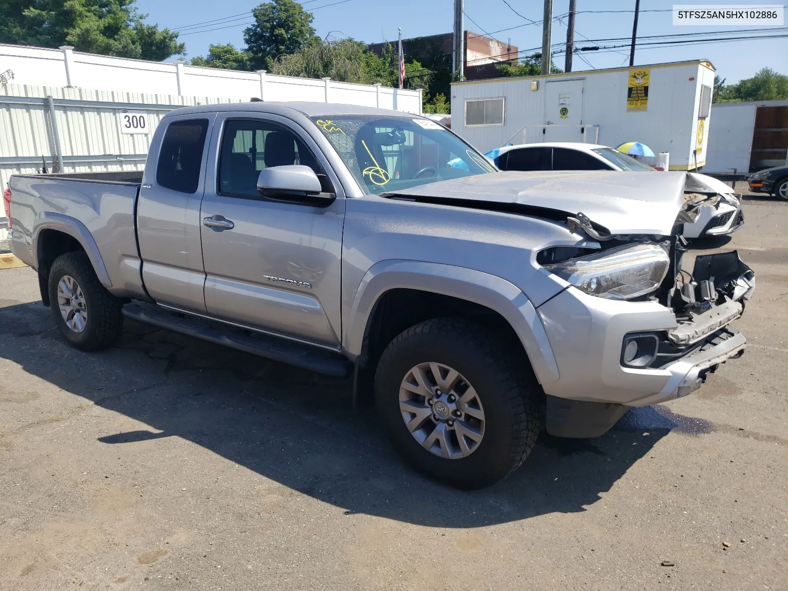 2017 Toyota Tacoma Access Cab VIN: 5TFSZ5AN5HX102886 Lot: 68416444