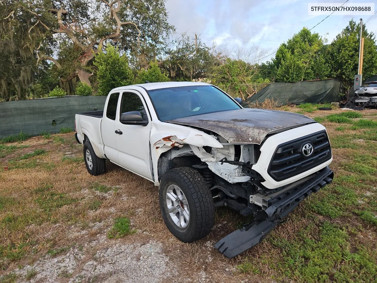 5TFRX5GN7HX098688 2017 Toyota Tacoma Access Cab