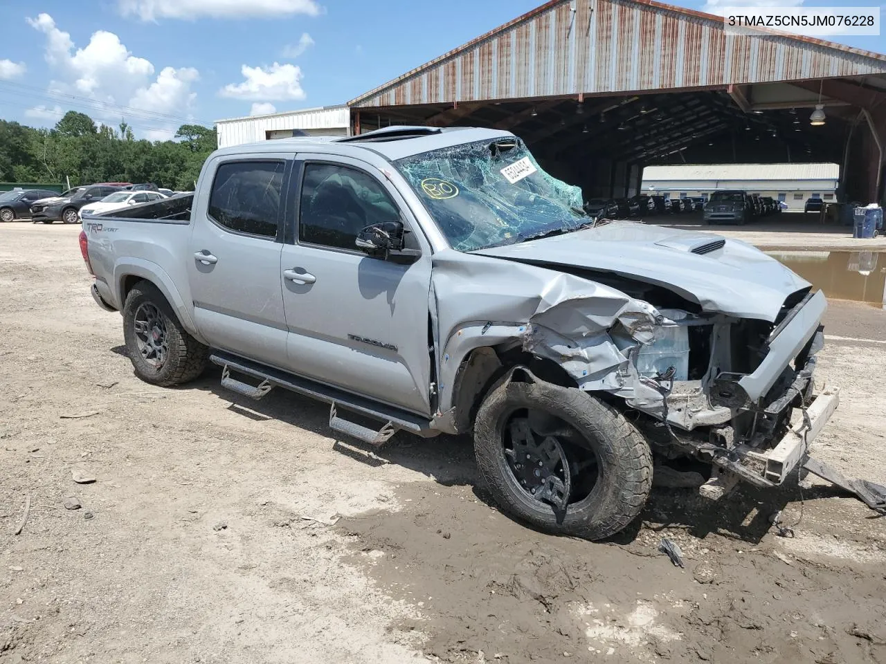 3TMAZ5CN5JM076228 2018 Toyota Tacoma Double Cab