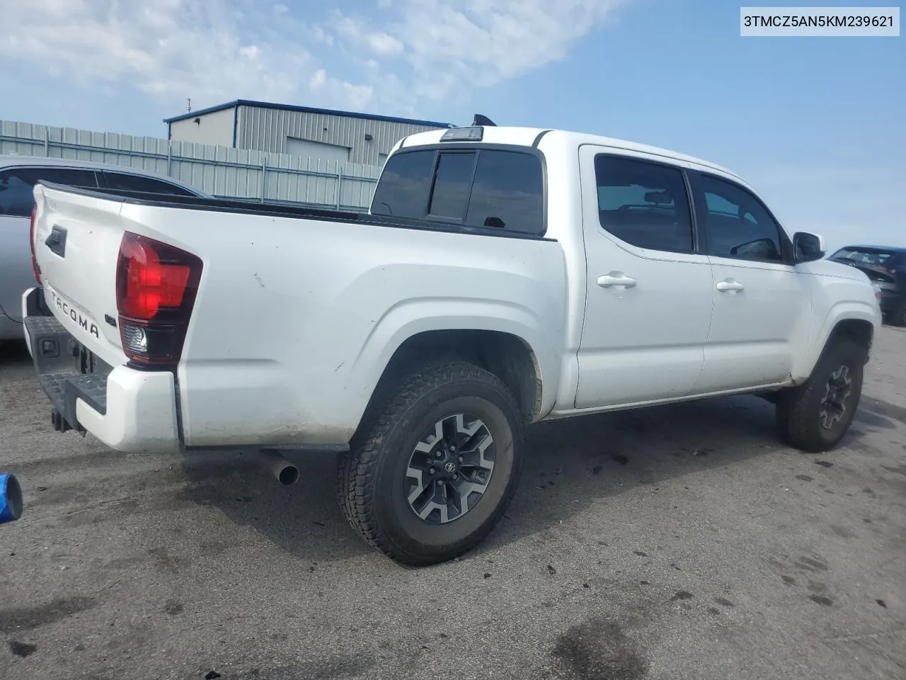 3TMCZ5AN5KM239621 2019 Toyota Tacoma Double Cab