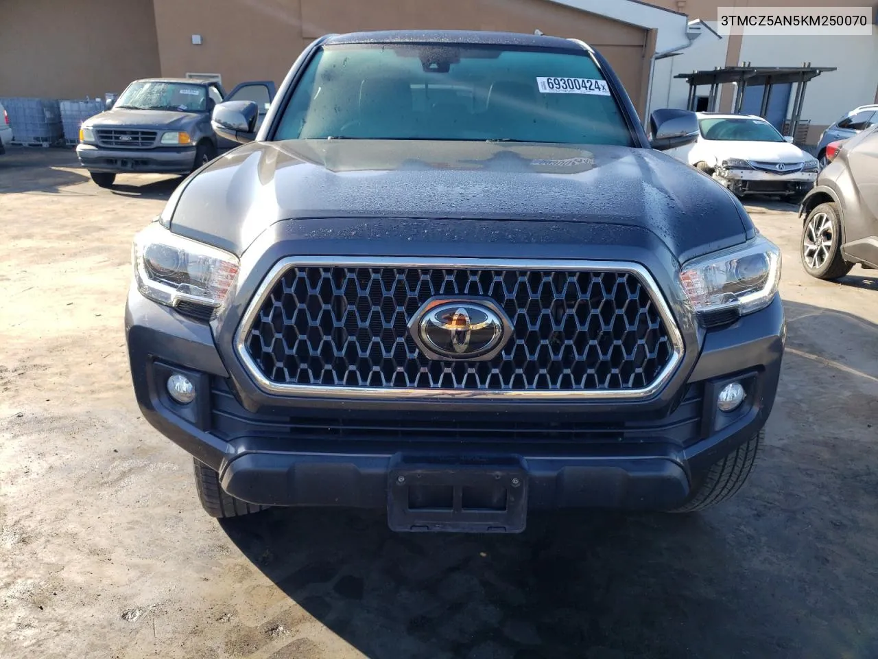 2019 Toyota Tacoma Double Cab VIN: 3TMCZ5AN5KM250070 Lot: 69300424