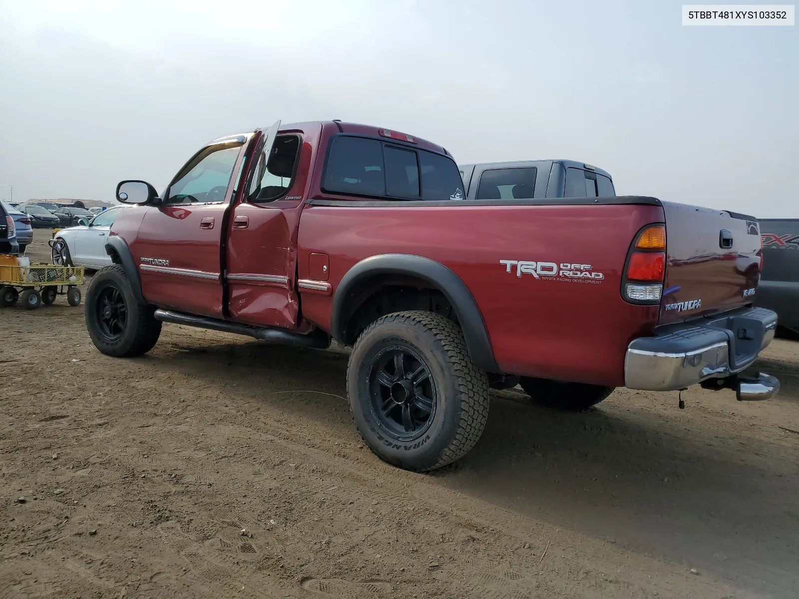 2000 Toyota Tundra Access Cab Limited VIN: 5TBBT481XYS103352 Lot: 64774544