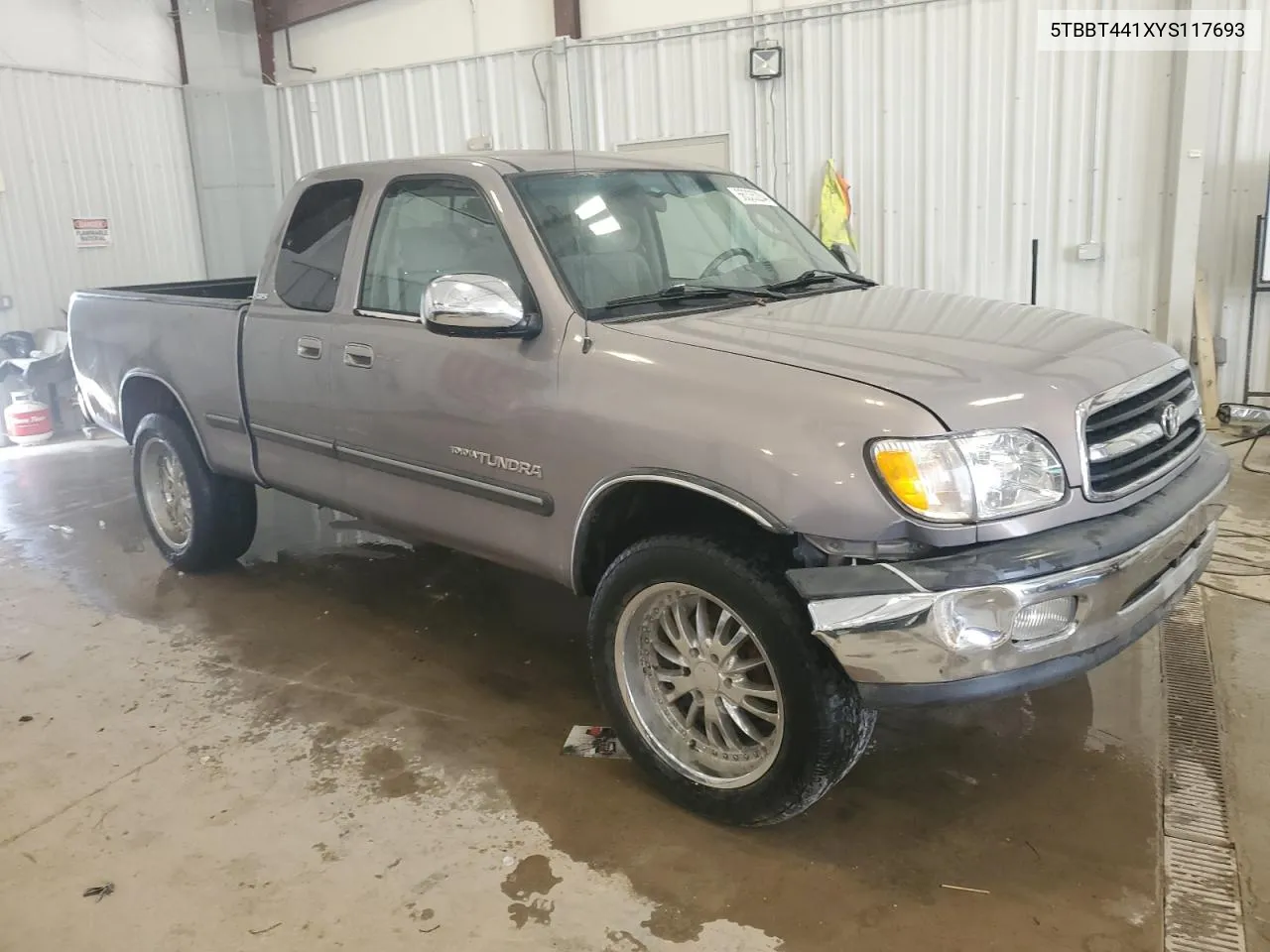 2000 Toyota Tundra Access Cab VIN: 5TBBT441XYS117693 Lot: 66335284