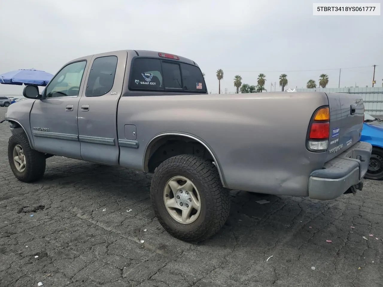 2000 Toyota Tundra Access Cab VIN: 5TBRT3418YS061777 Lot: 75703304