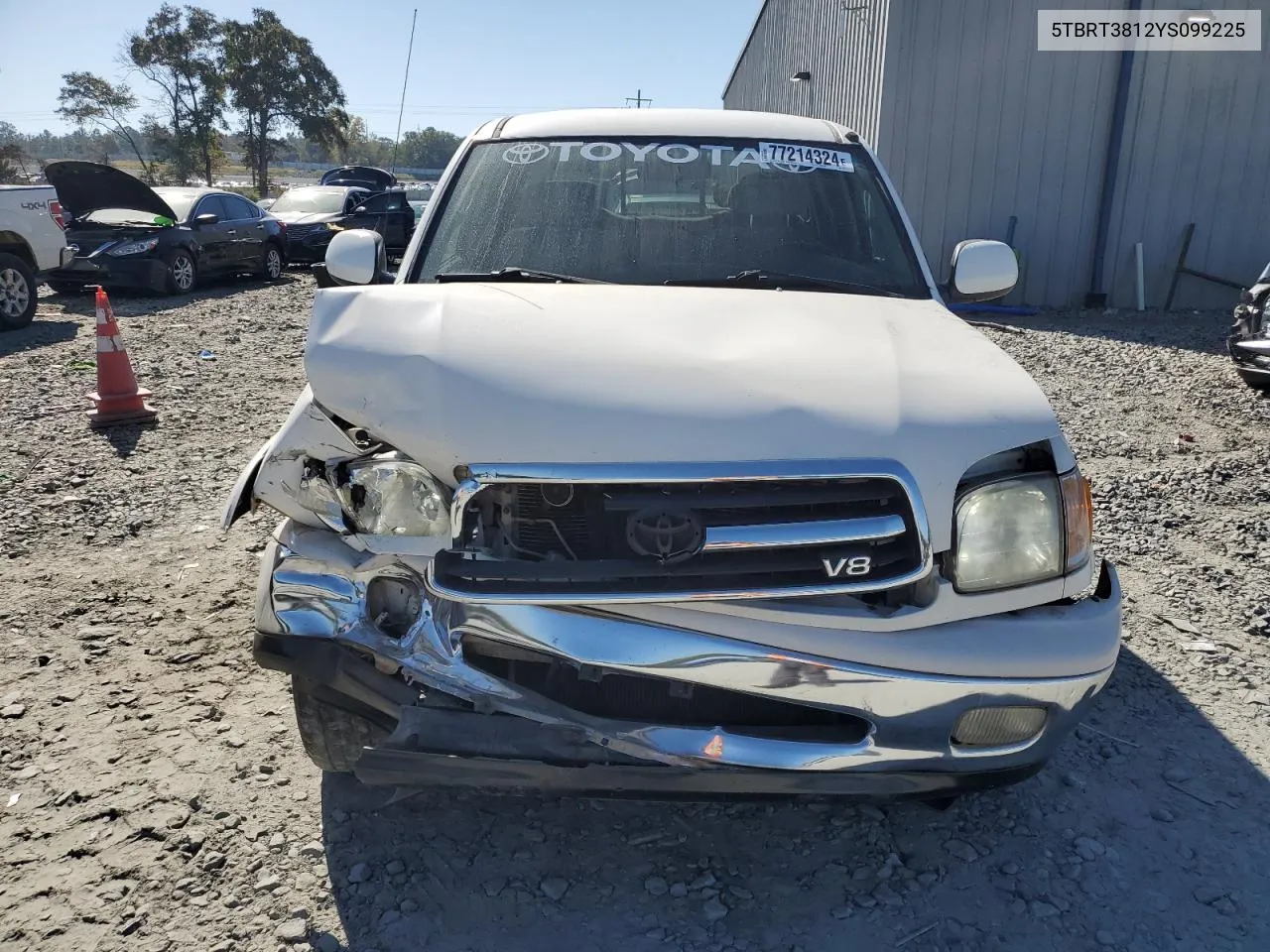 2000 Toyota Tundra Access Cab Limited VIN: 5TBRT3812YS099225 Lot: 77214324