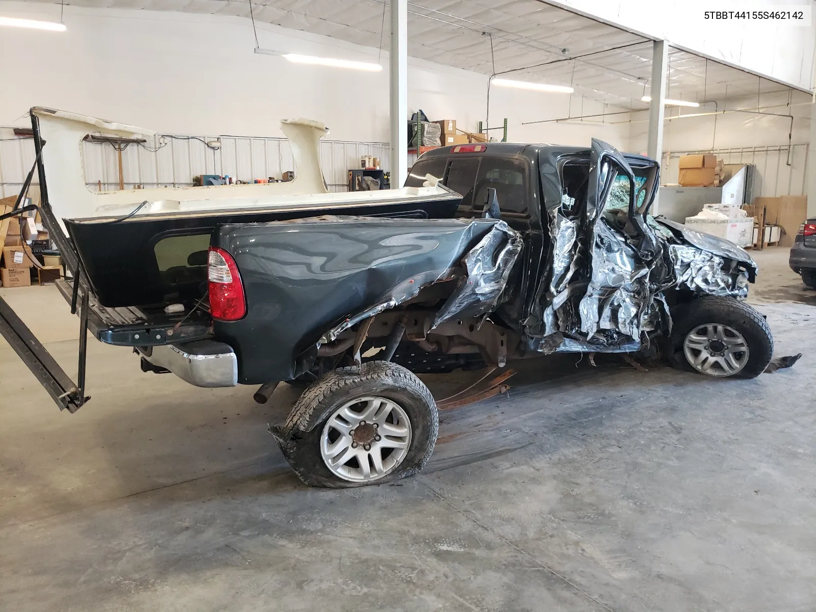 2005 Toyota Tundra Access Cab Sr5 VIN: 5TBBT44155S462142 Lot: 65565314