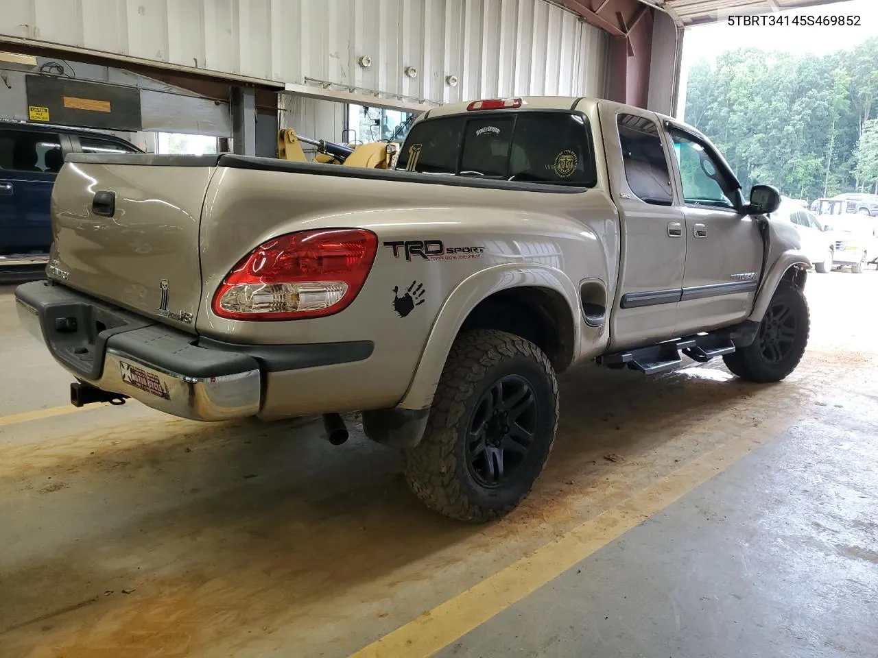 2005 Toyota Tundra Access Cab Sr5 VIN: 5TBRT34145S469852 Lot: 67692504