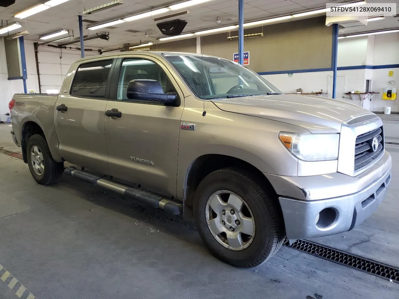 2008 Toyota Tundra Crewmax VIN: 5TFDV54128X069410 Lot: 72752344