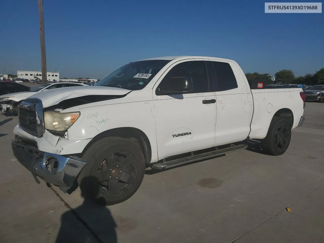 2009 Toyota Tundra Double Cab VIN: 5TFRU54139X019688 Lot: 74286184