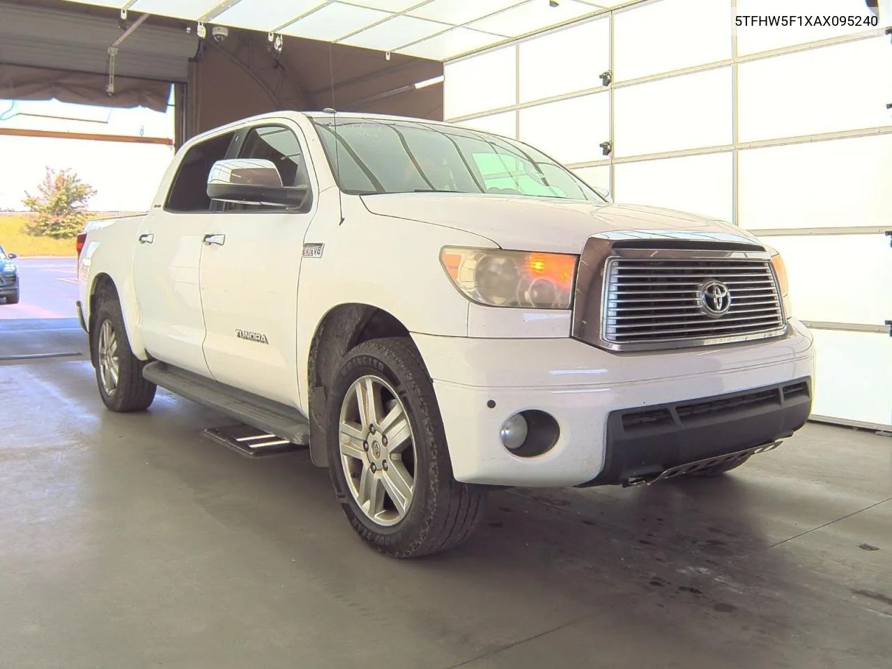 2010 Toyota Tundra Crewmax Limited VIN: 5TFHW5F1XAX095240 Lot: 73645134