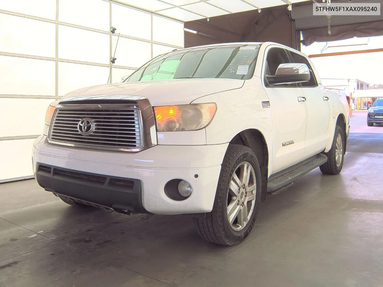 2010 Toyota Tundra Crewmax Limited VIN: 5TFHW5F1XAX095240 Lot: 73645134