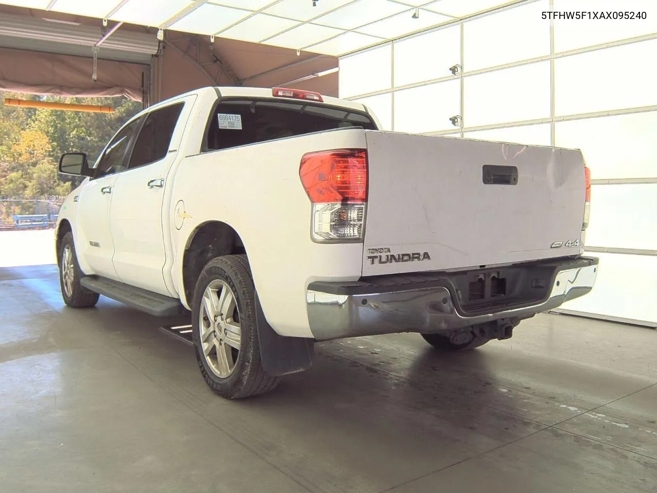 2010 Toyota Tundra Crewmax Limited VIN: 5TFHW5F1XAX095240 Lot: 73645134