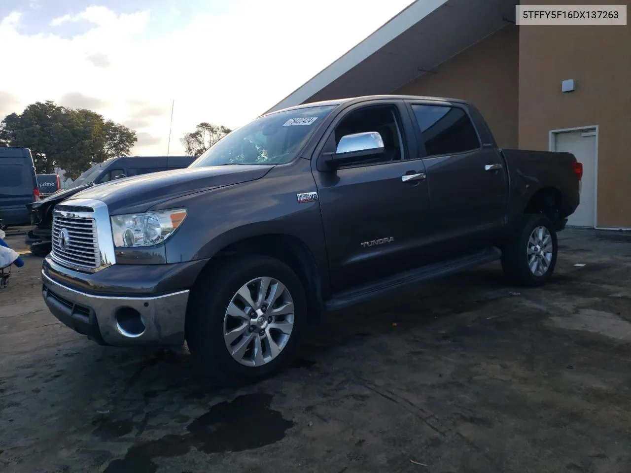 2013 Toyota Tundra Crewmax Limited VIN: 5TFFY5F16DX137263 Lot: 76422424