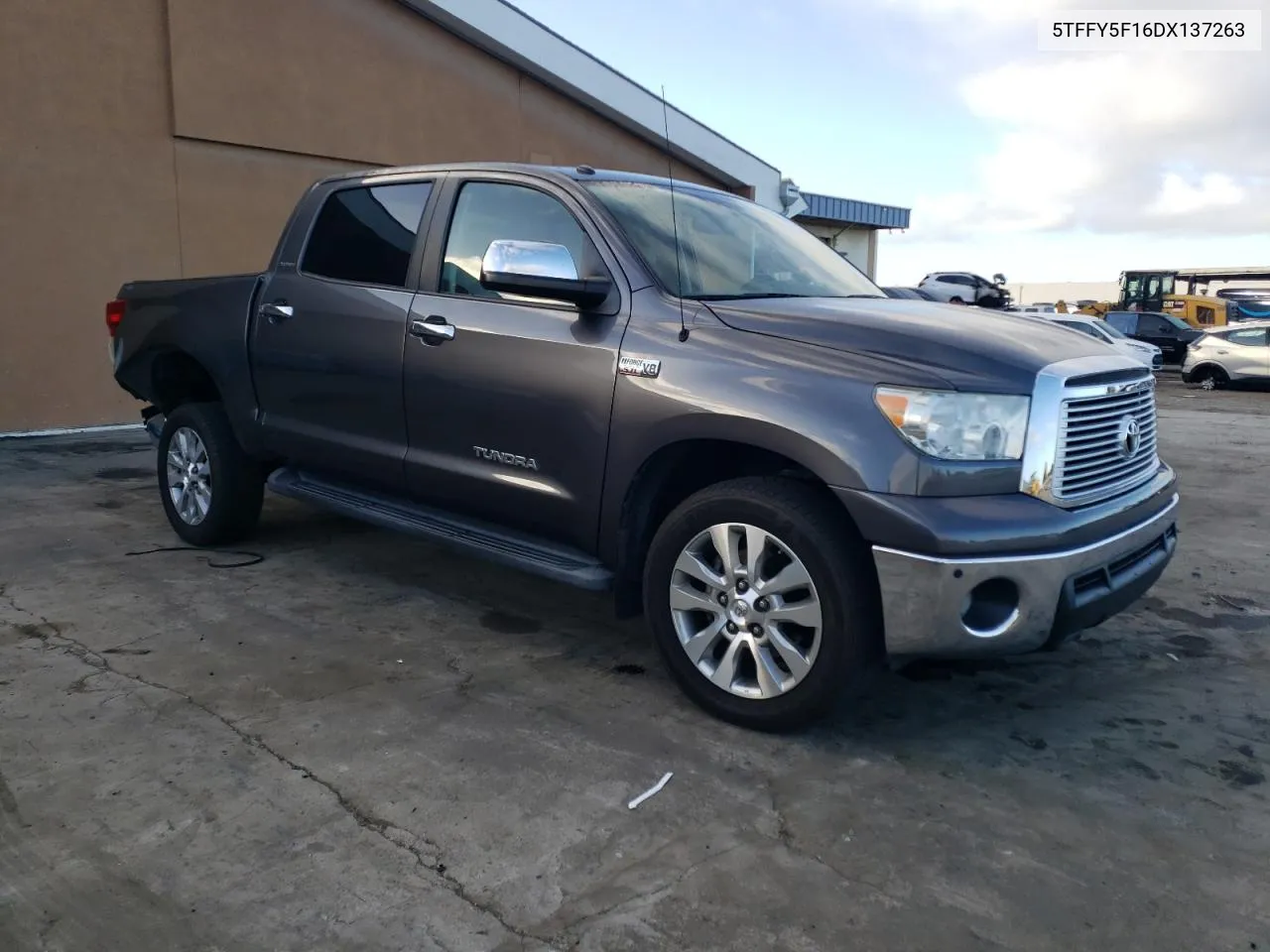 2013 Toyota Tundra Crewmax Limited VIN: 5TFFY5F16DX137263 Lot: 76422424