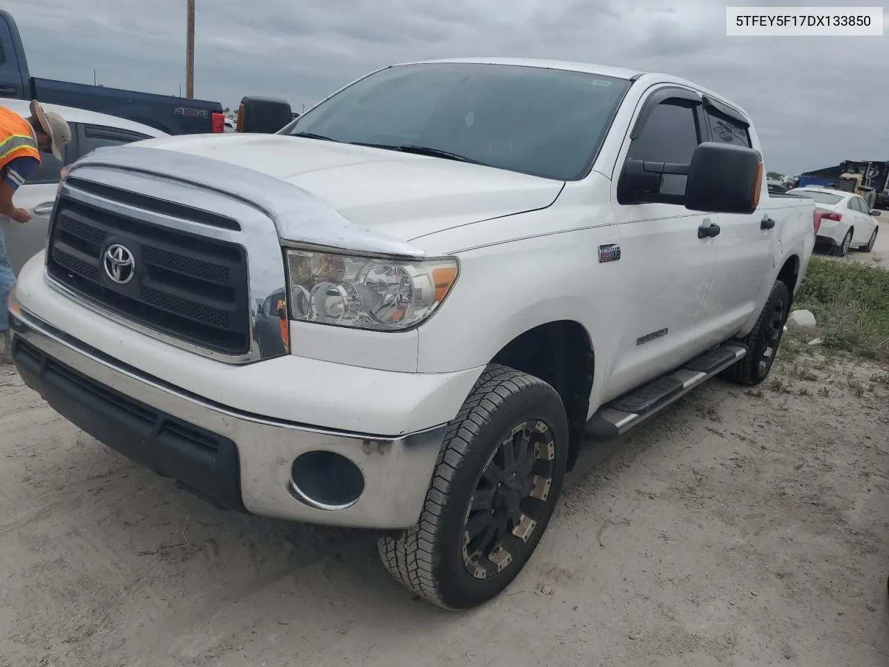 2013 Toyota Tundra Crewmax Sr5 VIN: 5TFEY5F17DX133850 Lot: 76492974