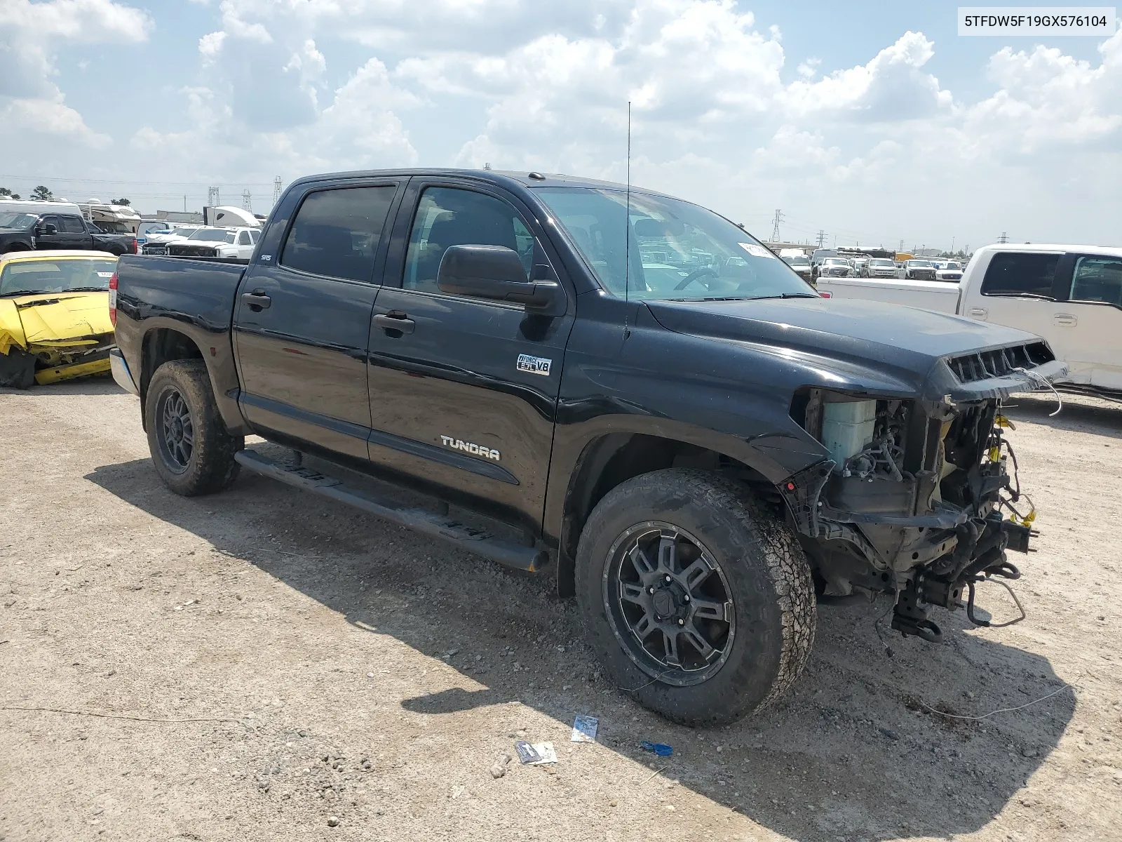 5TFDW5F19GX576104 2016 Toyota Tundra Crewmax Sr5