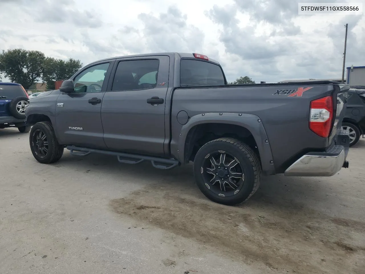 5TFDW5F11GX558566 2016 Toyota Tundra Crewmax Sr5