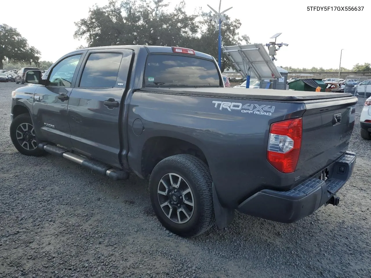 5TFDY5F17GX556637 2016 Toyota Tundra Crewmax Sr5