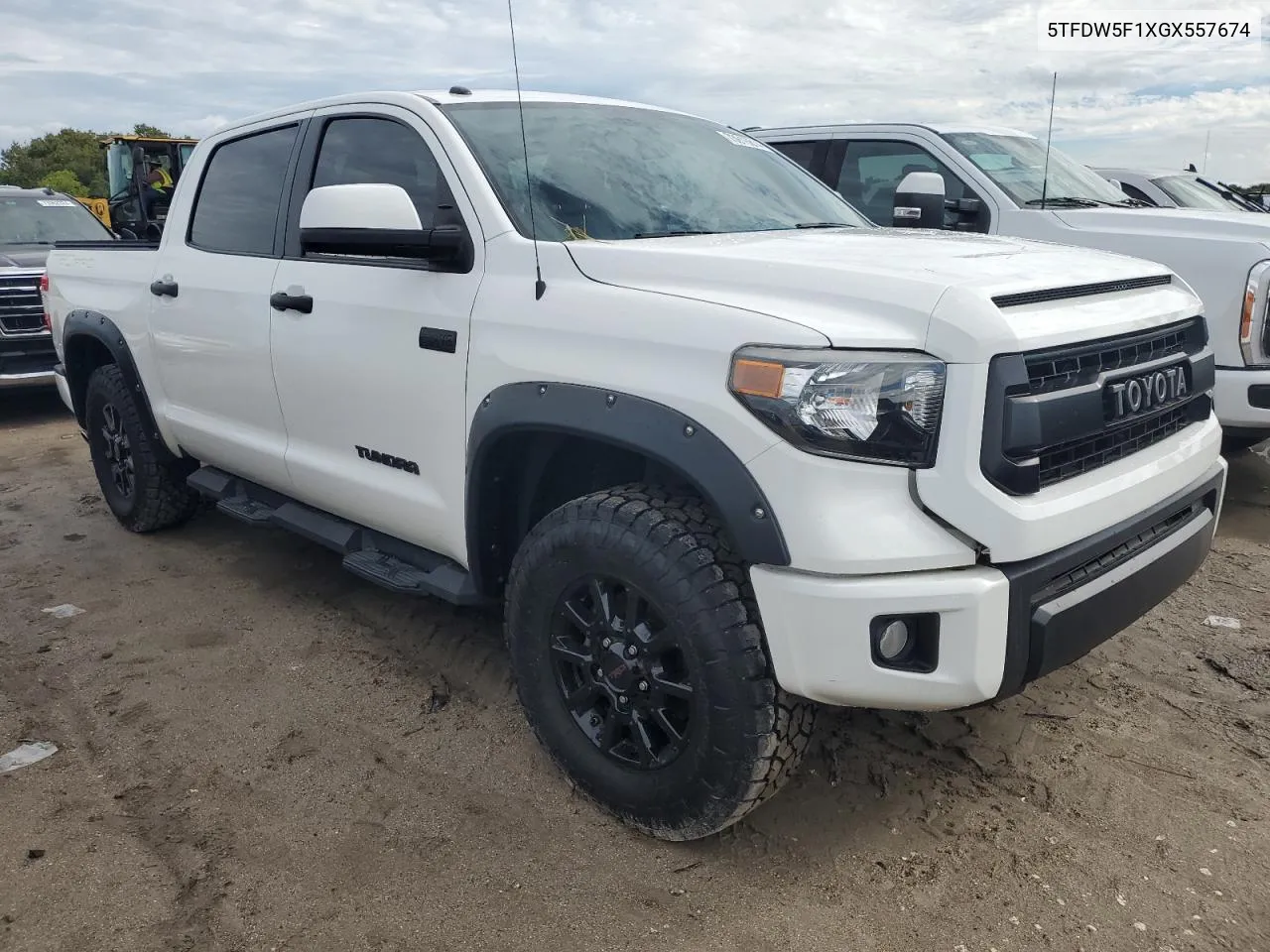 5TFDW5F1XGX557674 2016 Toyota Tundra Crewmax Sr5