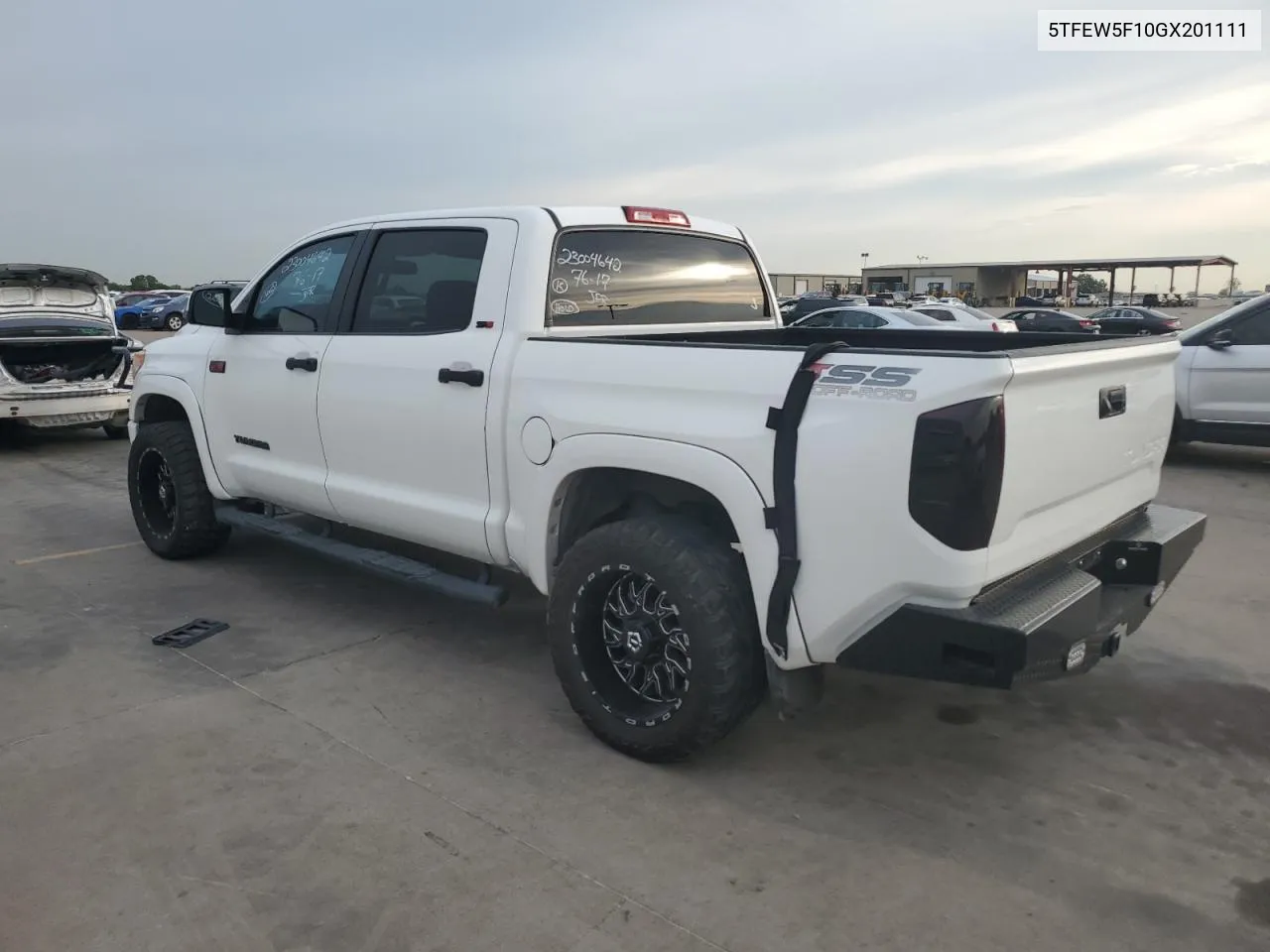 5TFEW5F10GX201111 2016 Toyota Tundra Crewmax Sr5