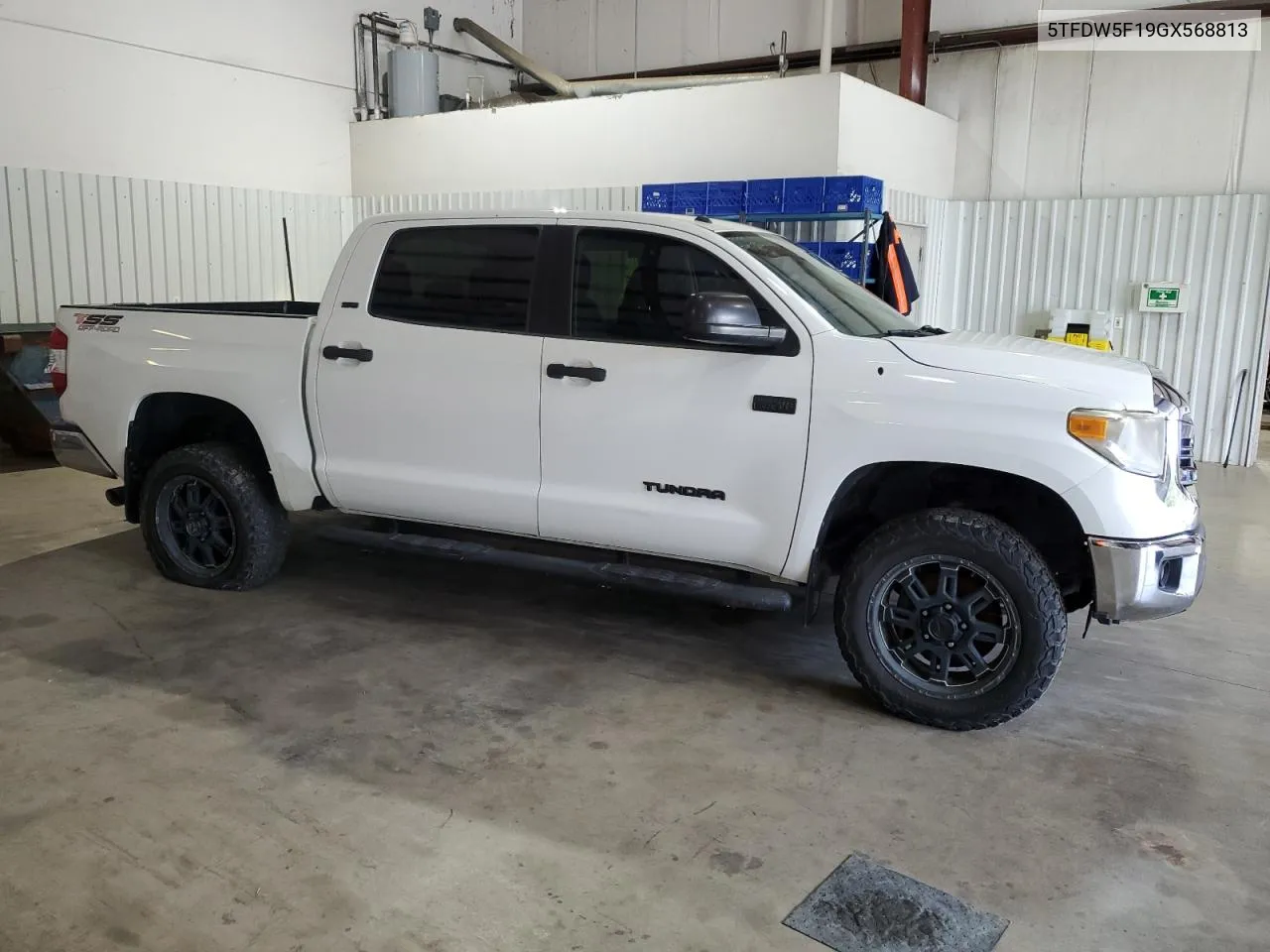 5TFDW5F19GX568813 2016 Toyota Tundra Crewmax Sr5