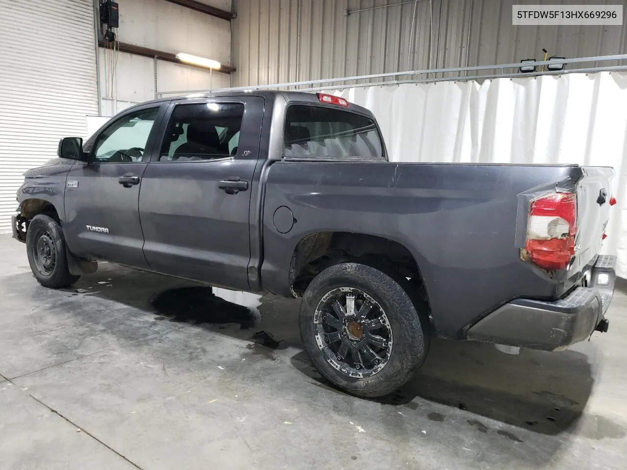 5TFDW5F13HX669296 2017 Toyota Tundra Crewmax Sr5