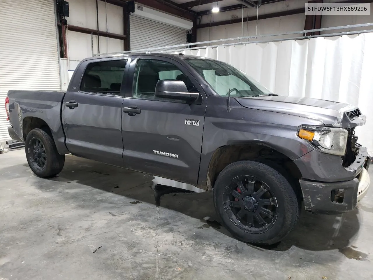 5TFDW5F13HX669296 2017 Toyota Tundra Crewmax Sr5